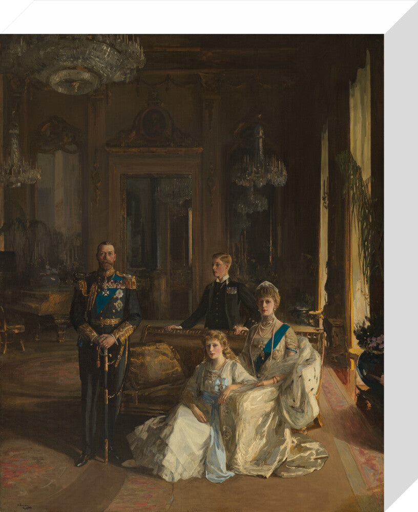 The royal family at buckingham palace, 1913 portrait print (stretched canvas, small, no frame)