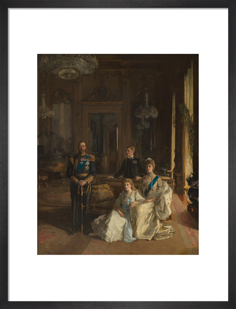The royal family at buckingham palace, 1913 portrait print (art print, medium, black frame)