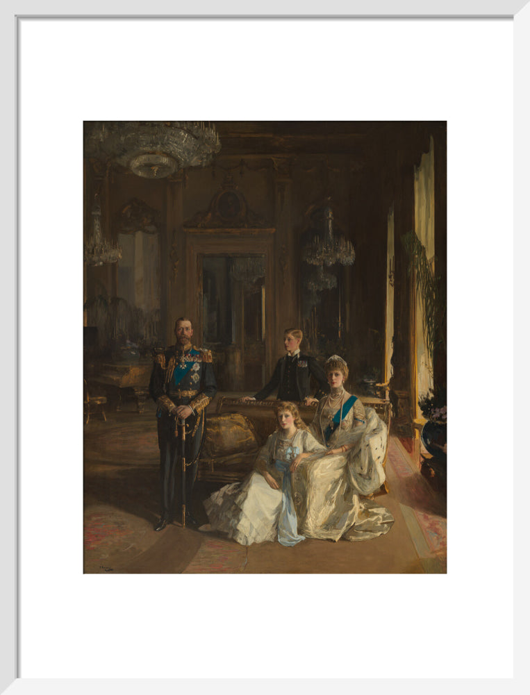 The royal family at buckingham palace, 1913 portrait print (art print, medium, white frame)