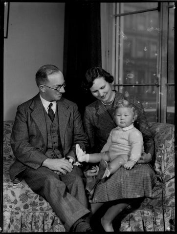 George Peregrine Walsh and Ruth Vaughan Ashe Walsh with their son NPG x98246
