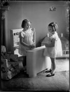 Wanda Dembinska (née Raczynska); Wiridiana (née Raczynska), Countess Rey NPG x154121