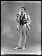 Max Dearly NPG x80643