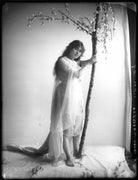 Vivien Maxwell NPG x101624