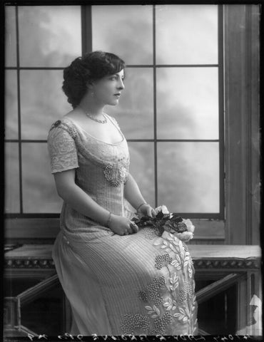 Lilian Mabel Alice ('Mabs') (née Roussel), Lady Richmond Brown NPG x34940