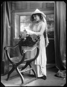 Vivien Maxwell NPG x101619