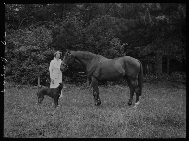 Marigold rosemary joyce (née lubbock), countess of londesborough (later mrs de lubicz bakanowski) npg x155587