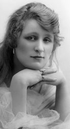 Beatrice Sinclair NPG x103554