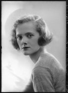 Daphne Du Maurier NPG x30292
