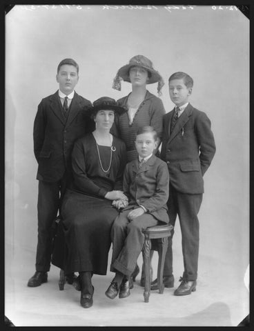 Mabel (née Shaw), Lady Birkbeck and family NPG x36671