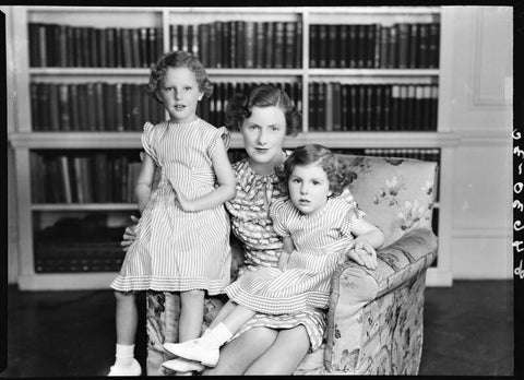 Catherine Gilchrist (née Colville); Lady Joan Colville (née Child-Villiers); Sarah Anne (née Colville), Lady Pigot NPG x155623