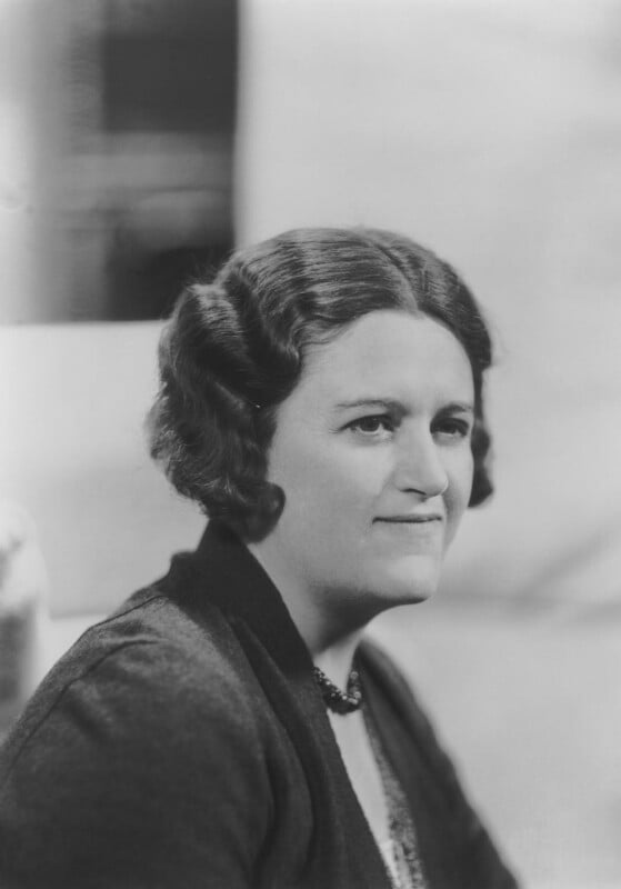 Helen de guerry simpson npg x79039