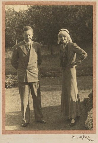 Beatrice Webb and an unknown man NPG P1292(54)