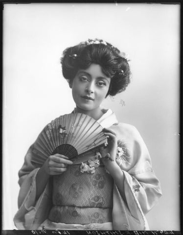 Florence Smithson as O Hana San in 'The Mousmé' (The Maids in Japan) NPG x101593