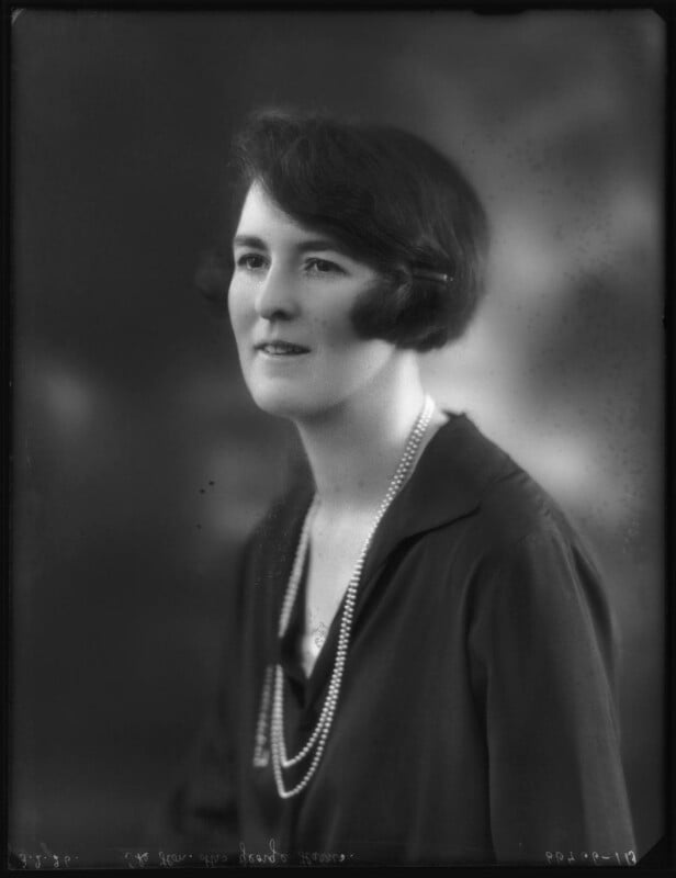 Dorothy mary (née crookes), lady harris npg x123541
