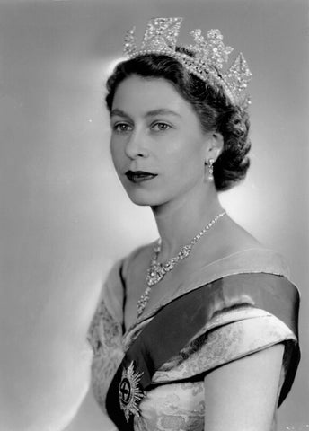 Queen Elizabeth II NPG x37854