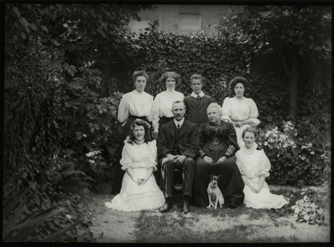 Albert Edward Broom and family NPG x131438
