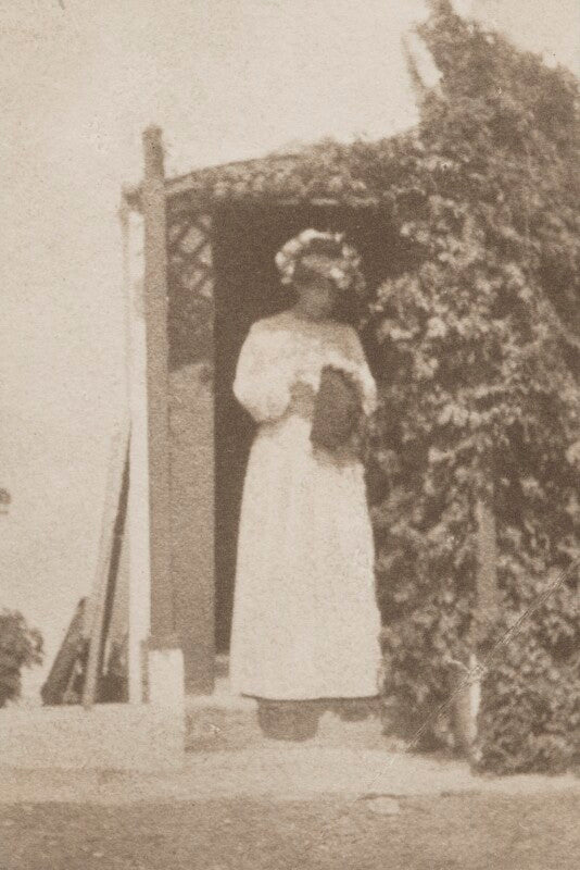 Sylvia jocelyn llewelyn davies (née du maurier) npg ax45606