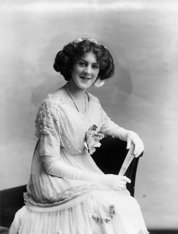 Dame (Esmerelda) Cicely Courtneidge NPG x19177