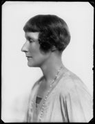 Hon. Eleanor Gertrude Bertie-Roberts (née Pakington) NPG x124602