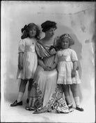 Ethel Lucy (née Hare), Lady Perrott with her children NPG x105674