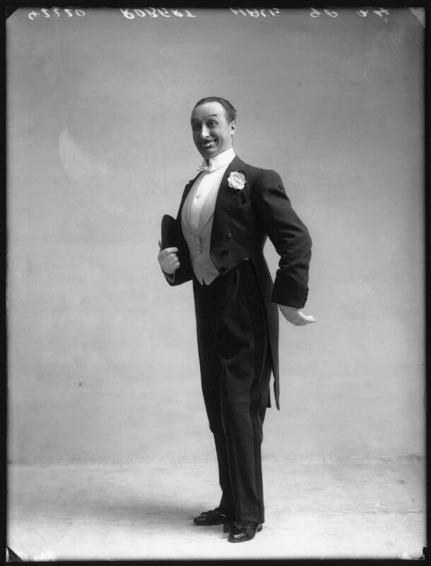 Robert hale (john robert hale munro) as mr george grossmith in '8d. a mile' npg x80171