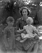 Elizabeth Mary Rice-Nicholl (née Innes); Veronica Wenefryde Nefertari Innes (née Bethell); James Richard Innes NPG x78349