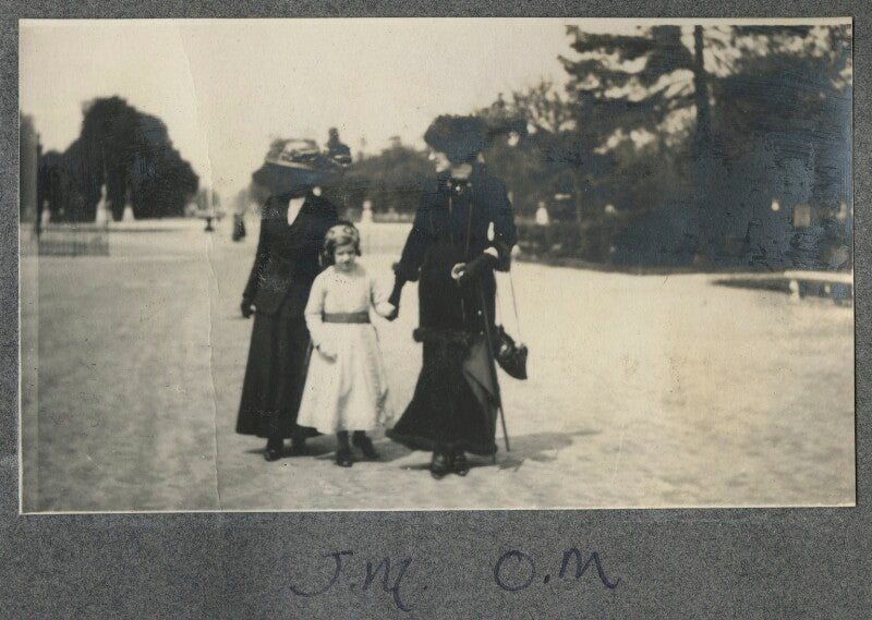 Billy townshend; julian vinogradoff (née morrell); lady ottoline morrell npg ax140350