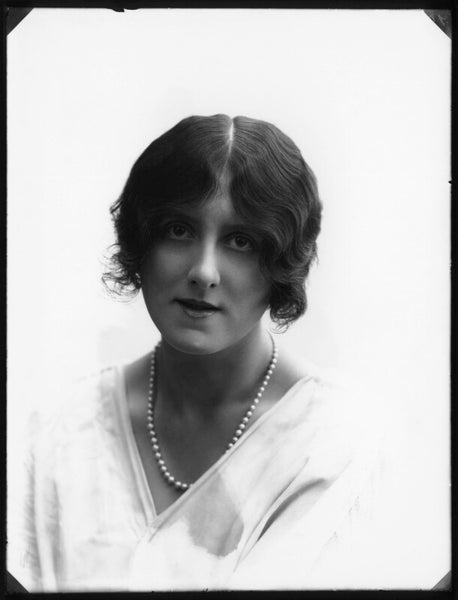 Dorothy Ward Greetings Card – National Portrait Gallery Shop