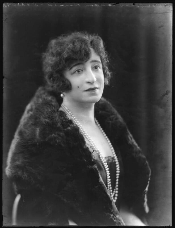 Mimi (née ettlinger), lady ronald npg x121257