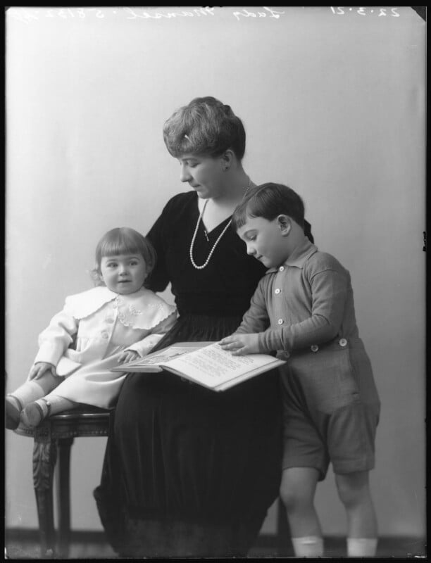 Regnier ranulf dabridgecourt mansel; mary philippa agnes germaine (née littlewood), lady mansel; rauf mansel npg x37092