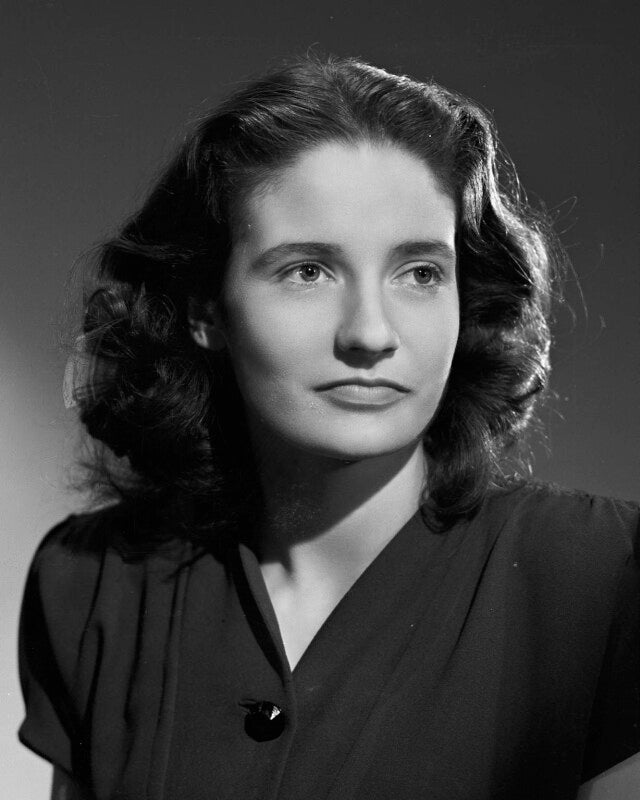 Hon. diana phyllis macauley (née berry) npg x73386