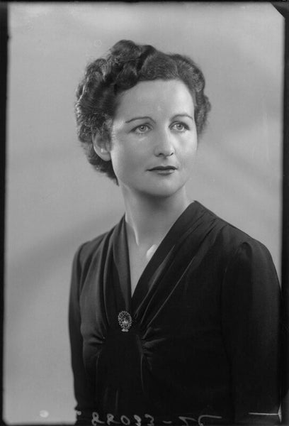 Nancy Mitford Greetings Card – National Portrait Gallery Shop