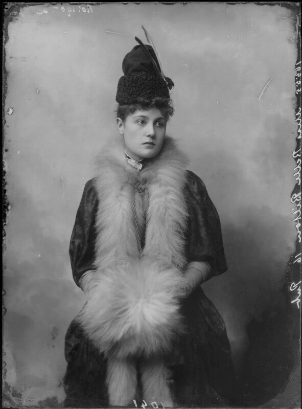 Belle bilton npg x96534