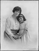 Dolly Parnell (Princess Nazir Ali Khan); Betty Naldera Ali Rushby (née Khan) NPG x158045