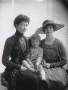 Duchess of Fife and family NPG x68965