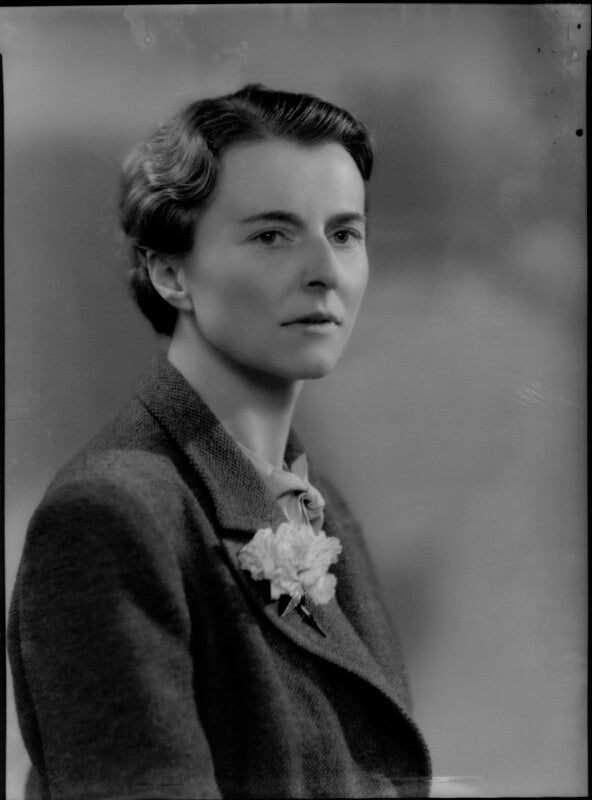 Nourah winifred athelstan (née chard), lady waterhouse (later giles) npg x177781