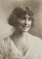 Daphne Glenne (née Dorothy Cornelius) NPG x84280