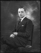 Malcolm George Dyer-Edwardes Leslie, 20th Earl of Rothes NPG x123084