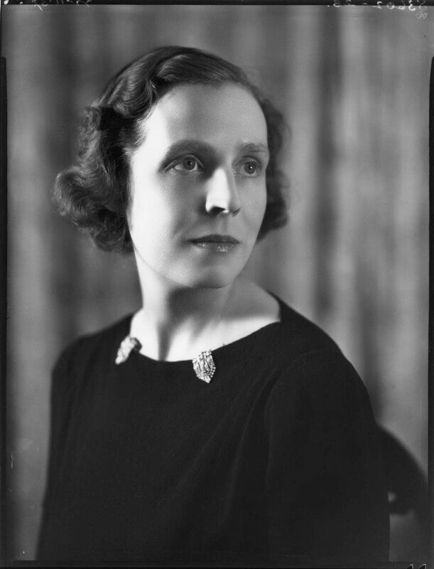 Laetitia florence (née findlay), lady munro lucas tooth npg x153288