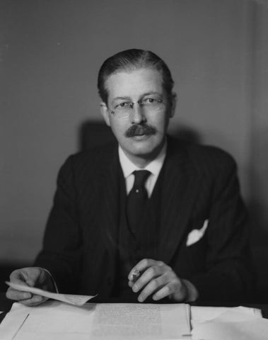 Harold Macmillan, 1st Earl of Stockton NPG x82085