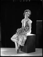 Helen ('Bunty') Kelley (later Bernstein) NPG x153374