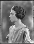 Roberta Bennett (née Mitchell), Countess of Tankerville NPG x121235