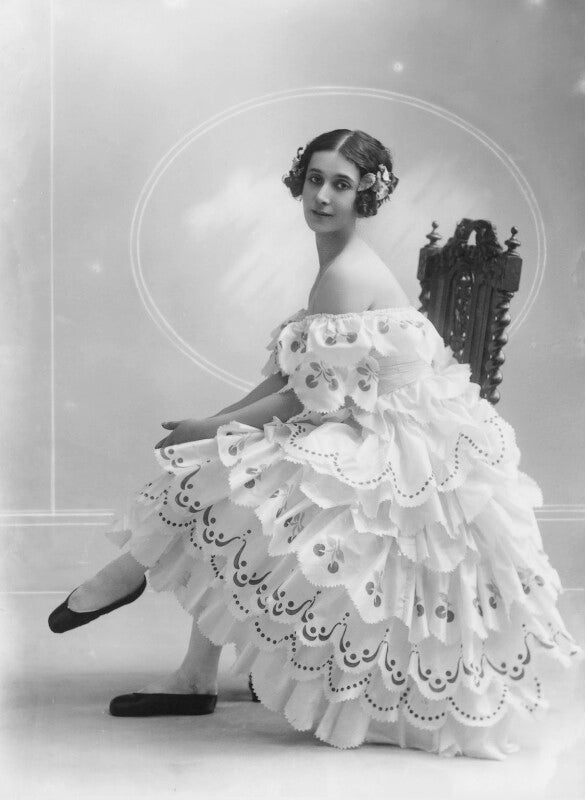 Tamara karsavina as columbine in 'carnaval' npg x16765