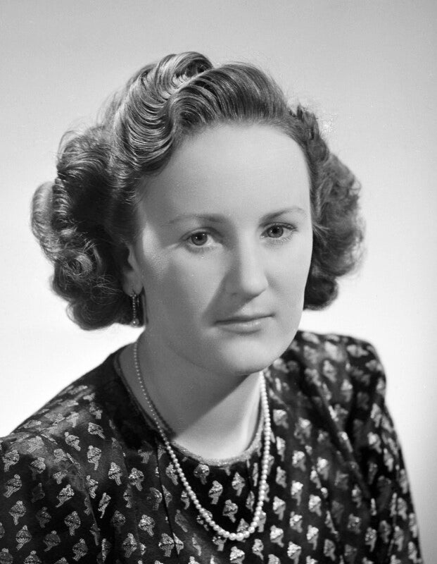 Molly angela (née cayzer), lady wyldbore smith npg x177342