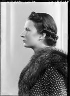 Camilla Mildred Nicola (née Acheson), Baroness von dem Bussche-Streithorst NPG x157260