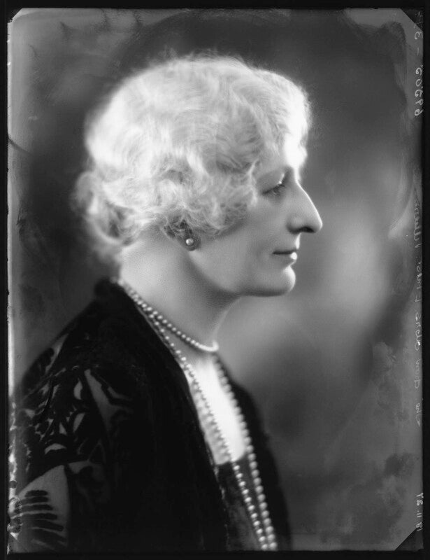 Hon. elaine augusta villiers (née guest, later hon. mrs hunter) npg x124111
