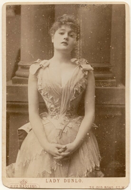 Belle bilton npg x197248