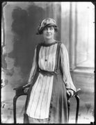 Gladys Calthrop NPG x101402