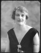 (Mabel) Janetta Lambert (née Waldo-Sibthorp) NPG x75103