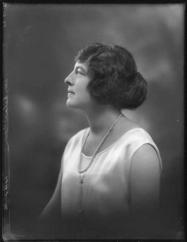 Lilian Mabel Alice ('Mabs') (née Roussel), Lady Richmond Brown NPG x122927